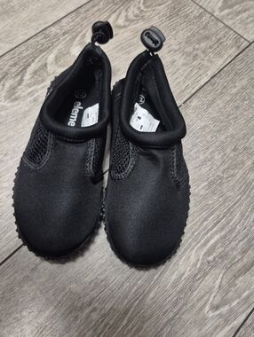 Element Kids Black Water/Aqua/Beach/Pool/Swim Shoes. Breathable Mesh